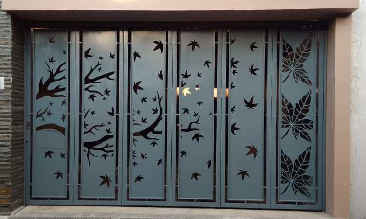 Pintu garasi model laser cut, Sumber: lasjogja.com