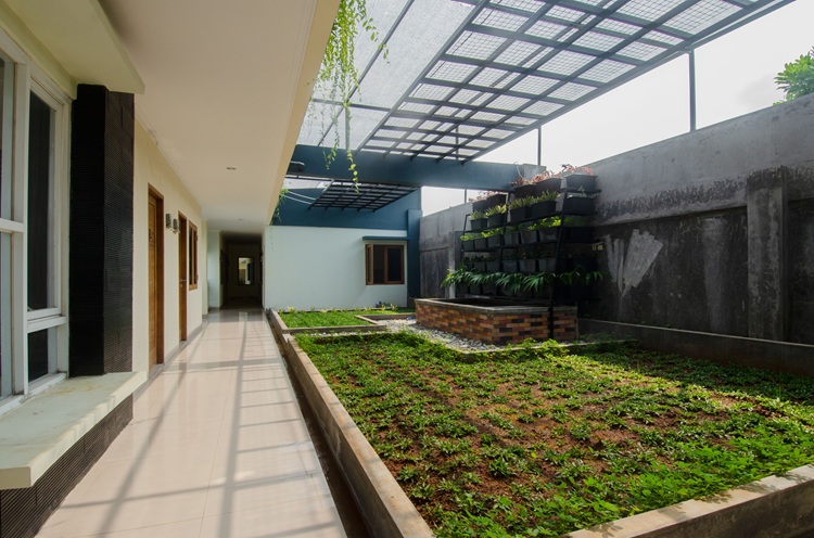 Contoh kanopi untuk taman, Sumber: pexels.com